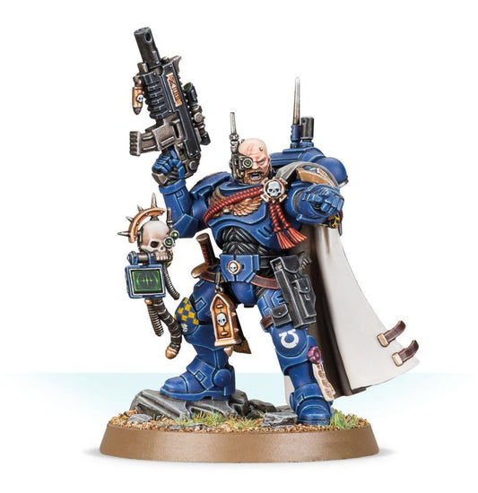 Space Marines- Captain in Phobos Armour